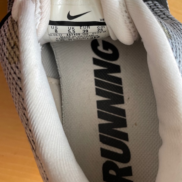 Nike Runners - Picture 1 of 3